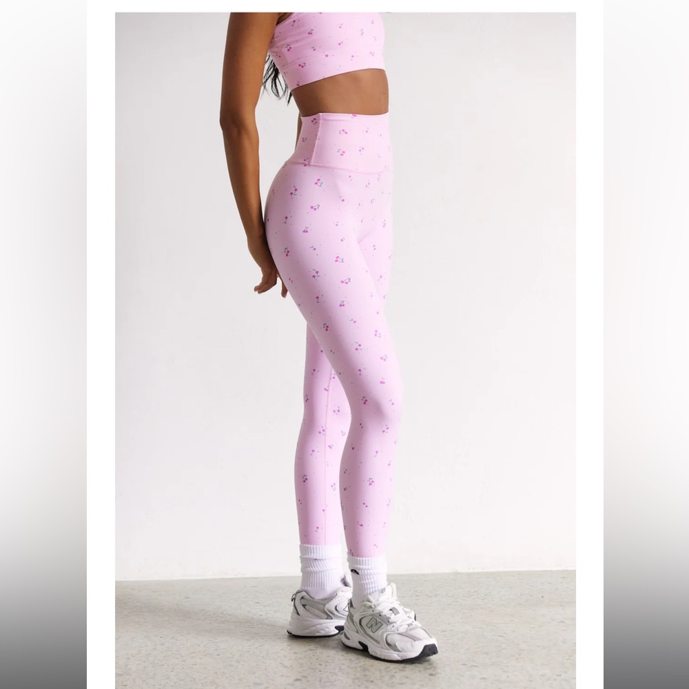 Astoria Activewear Blossom sports bra and legging SET size medium